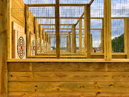 Axe Throwing Cage (4)