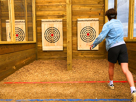 gallery image axe throwing thrower1