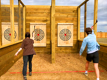 gallery image axe throwing throwers2